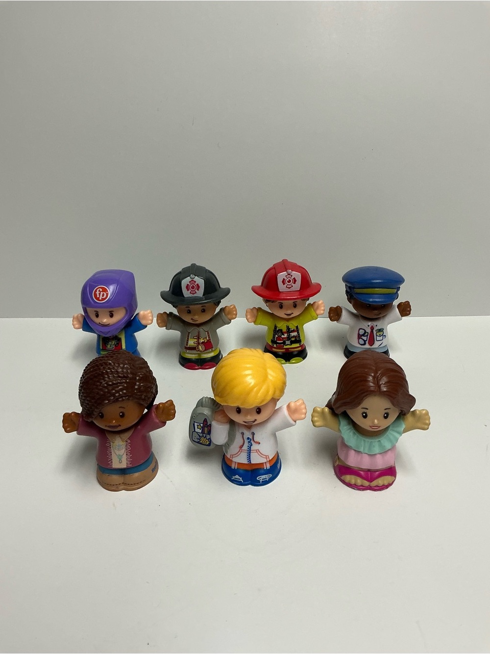 Fisher-Price Little People Lot- 7 Modern Figures